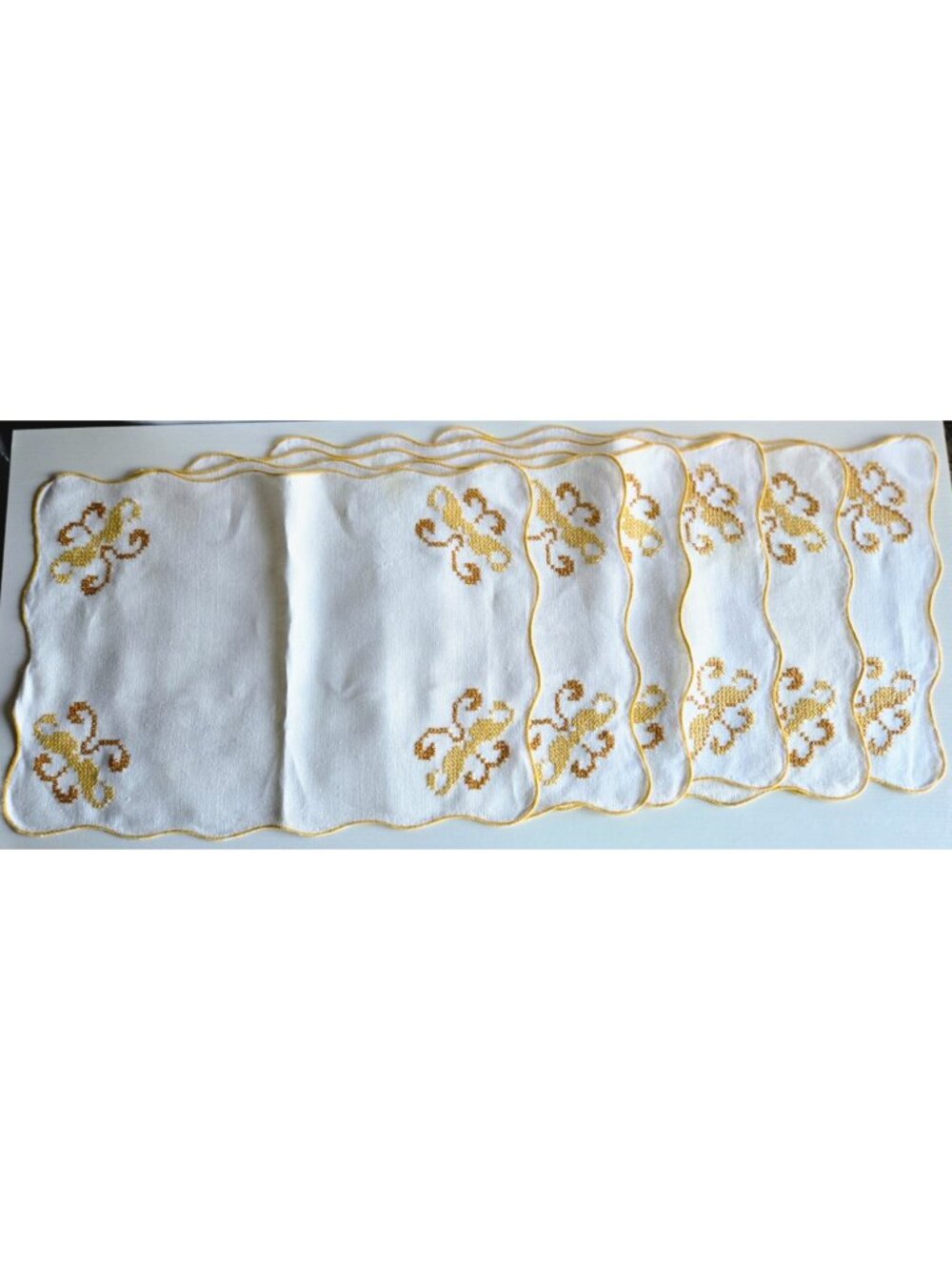 Vintage Placemats 6 & 6 Matching Napkins Ecru w/Yellow & Gold CrossStitch Design - Picture 4 of 5